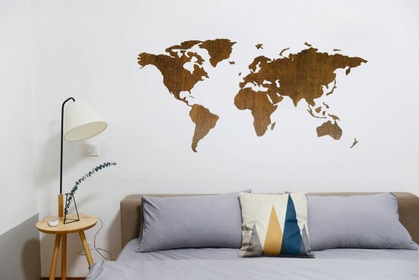 Drewniana mapa świata - oryginalna dekoracja ściany w biurze , salonie lub pokoju